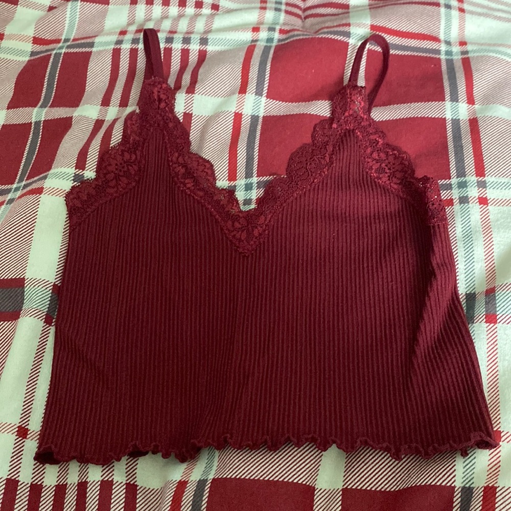 Seamless maroon lace trim top